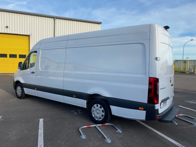 FOURGON / UTILITAIRE MERCEDES SPRINTER