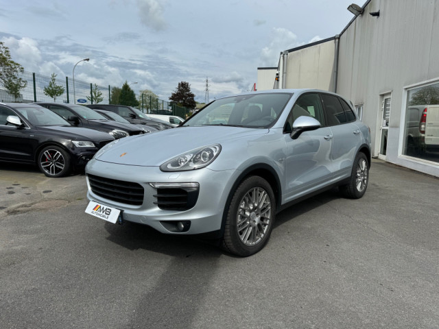 4 X 4  PORSCHE CAYENNE