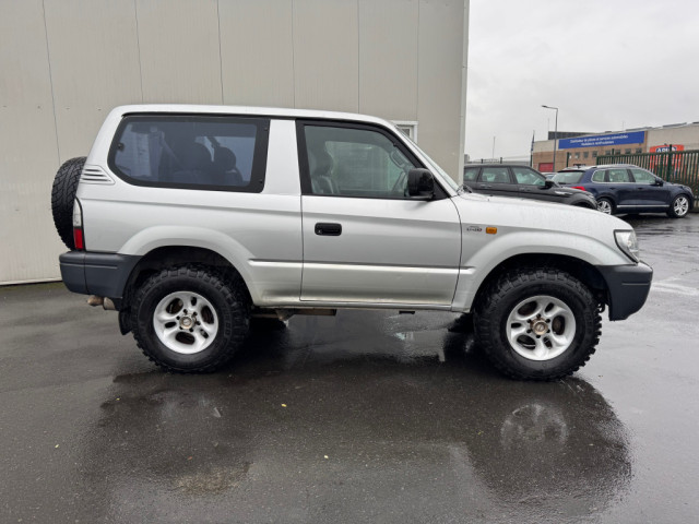 4 X 4  TOYOTA Land Cruiser